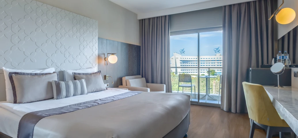 Land View Room